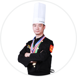 李强